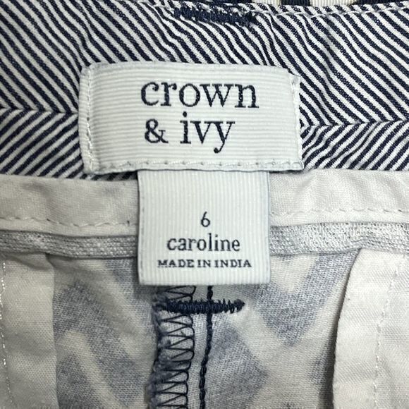 Crown & Ivy Belk Caroline Mid Length Shorts Navy White Geometric Patteren Size 6 - Picture 3 of 5